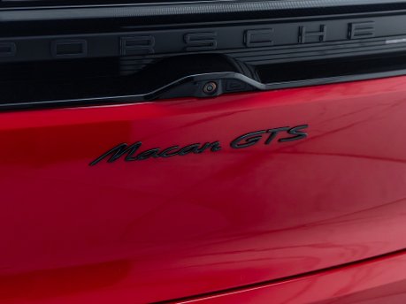 Porsche Macan GTS Electric 
