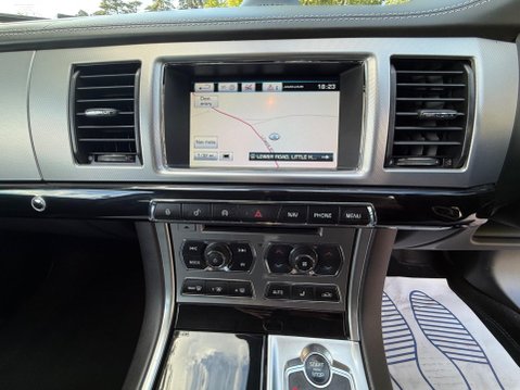 Jaguar XF 3.0d S V6 Portfolio Auto Euro 5 (s/s) 4dr 39