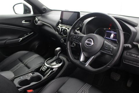 Nissan Juke 5dr 1.6 Hybrid Premiere Edition Automatic 9