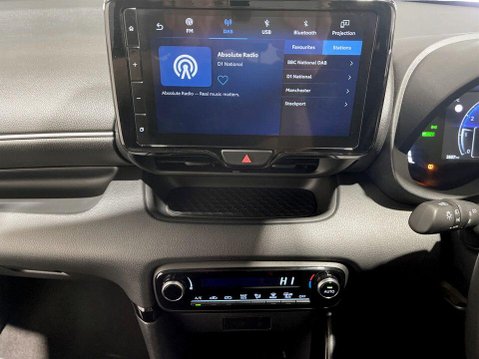 Toyota Yaris 1.5 VVT-h Design Hatchback 5dr Petrol Hybrid E-CVT Euro 6 (s/s) (116 ps) 17