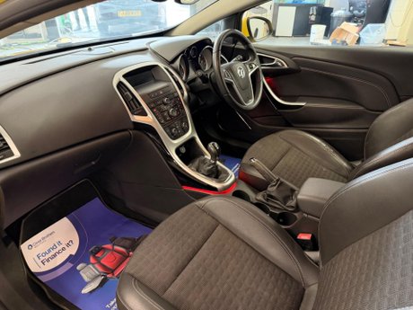 Vauxhall Astra GTC 1.7 CDTi ecoFLEX 109g SRi Euro 5 (s/s) 3dr 31