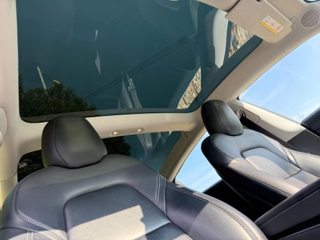 Tesla Model 3 Standard Range Plus Auto RWD 4dr 3