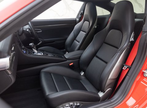 Porsche 911 Carrera 4 GTS (991.2) 19