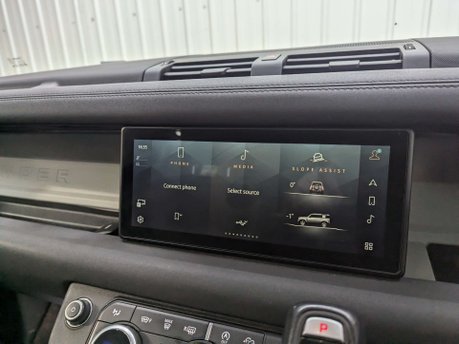 Land Rover Defender 3.0 Defender SE D MHEV Auto 4WD 5dr 87