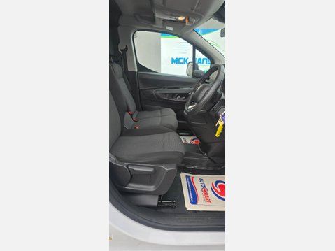 Toyota Proace City design L1 H1 SWB 1.5d 100ps eu6 nav 6 Speed 6