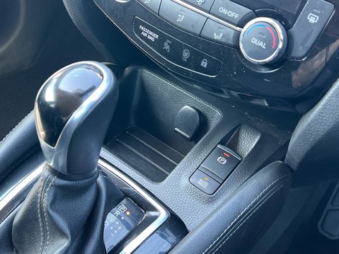 Nissan Qashqai DIG-T ACENTA PREMIUM DCT 26