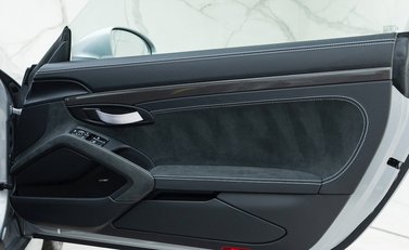 Porsche 718 Cayman GT4 19