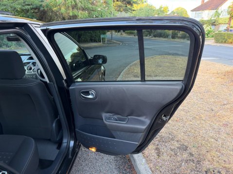 Renault Megane 1.6 VVT Oasis 5dr 56