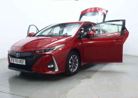 Toyota Prius 1.8 VVT 8.8kWh Business Edition Plus Hatchback 5dr Petrol Plug-in Hybrid CV 56