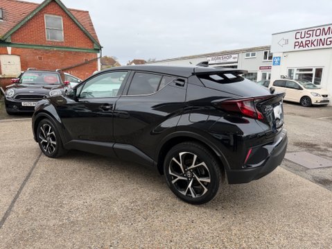 Toyota C-HR DESIGN 10