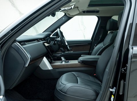 Land Rover Range Rover D300 SE 14