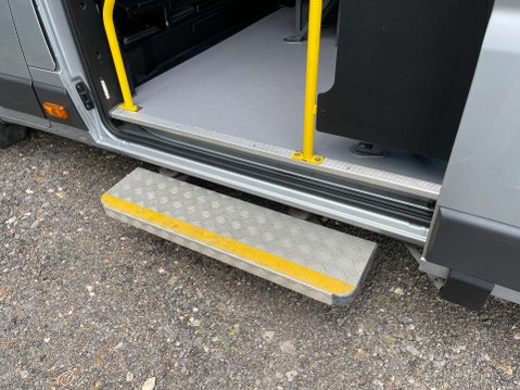 Peugeot Boxer 2.2 440 17seat Non-D1 accessible Minibus Lite with full ramp. L4 H2 Euro 6 32