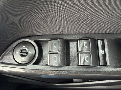 Ford Focus 1.0T EcoBoost Titanium Euro 6 (s/s) 5dr 22