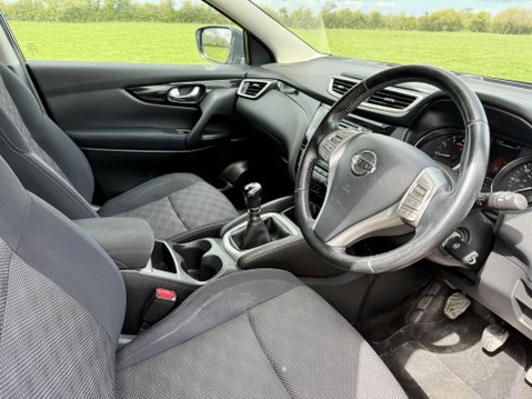 Nissan Qashqai ACENTA DIG-T 8
