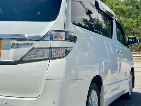 Toyota Vellfire ELECTRIC DISABILITY SEAT+GRADE 4B 41