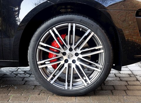 Porsche Macan Turbo 3