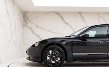 Porsche Taycan 4S Cross Turismo 29