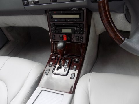 Mercedes-Benz SL Series SL320 32