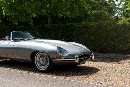Jaguar E-Type 4.2 Roadster Series 1½ 10