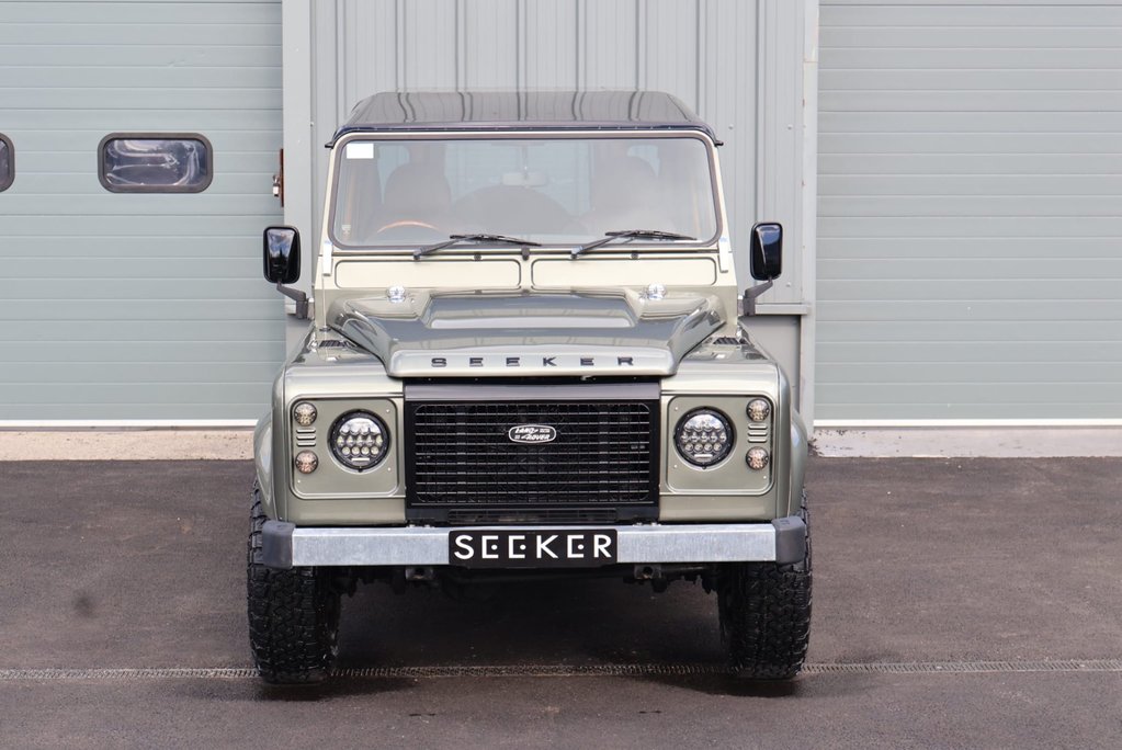 Land Rover Defender 90 HARDTOP HUGE SPEND 4 SEATER WITH SEEKER STYLING BESPOKE BUILD  9