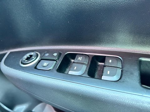 Hyundai i10 PREMIUM 22