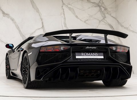 Lamborghini Aventador SV LP 750-4 Roadster 3