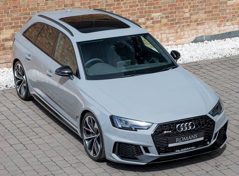 Audi RS4 Avant 8