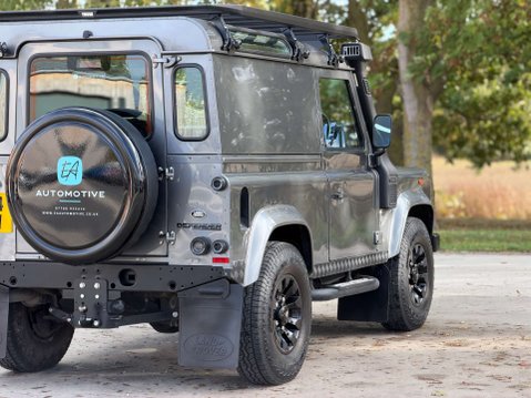 Land Rover Defender 2.2 Defender 90 XS Hard Top TD 4WD 5dr 15