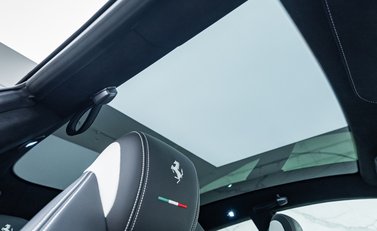 Ferrari GTC4 Lusso V12 15