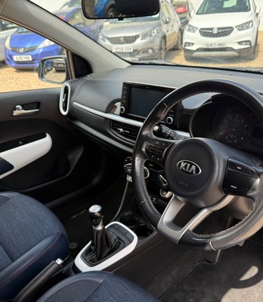 Kia Picanto WAVE. 6 MAIN DEALER SERVICES.. ONLY ONE OWNER.. REVERSING CAMERA.. A/C 3