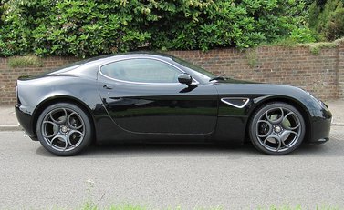 Alfa Romeo 8C Competizione 4