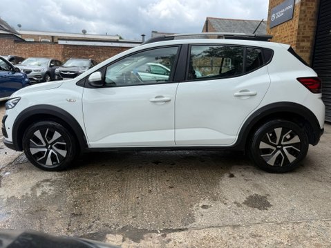 Dacia Sandero Stepway 1.0 TCe Comfort Hatchback 5dr Petrol Manual Euro 6 3