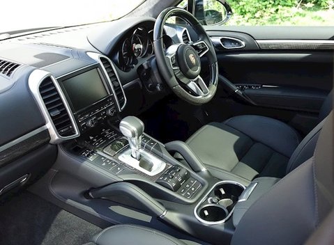 Porsche Cayenne Turbo 11