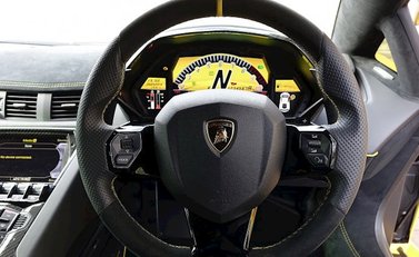 Lamborghini Aventador SV LP750-4 12