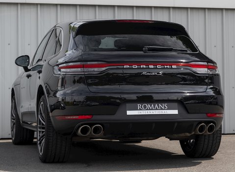 Porsche Macan S 3