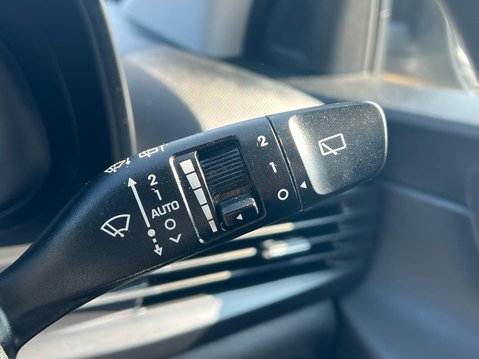 Hyundai i20 T-GDI PREMIUM MHEV 37