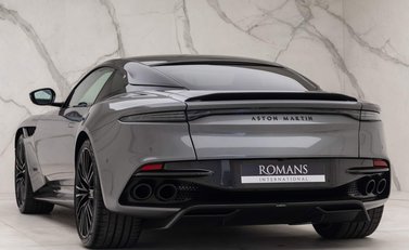 Aston Martin DBS Superleggera 4