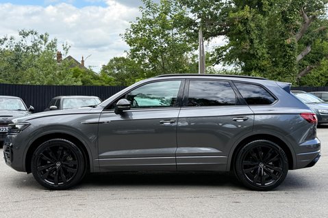 Volkswagen Touareg V6 BLACK EDITION TSI - DEMO +1 OWNER - FULL VW SERVICE HISTORY 3