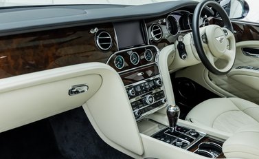 Bentley Mulsanne V8 SPEED 19