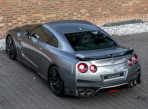 Nissan GT-R Prestige 9