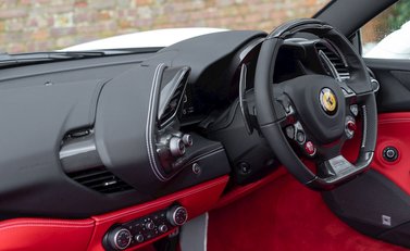 Ferrari 488 GTB 14
