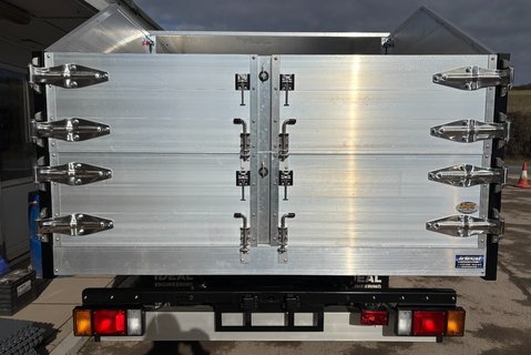 Isuzu Grafter N35.150 Toolbox Arbor Tipper Truck - Barn Doors / Lift Up Roof 13