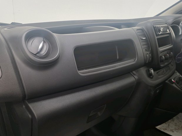 Renault Trafic TRAFIC SWB DIESEL dCi 145 High Roof Business Fridge Van 24