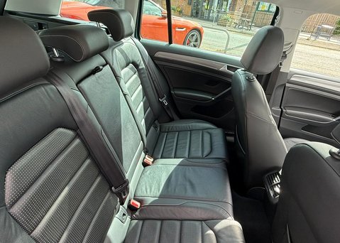 Volkswagen Golf 2.0 TDI Alltrack Estate 5dr Diesel DSG 4Motion Euro 6 (s/s) (184 ps) 11