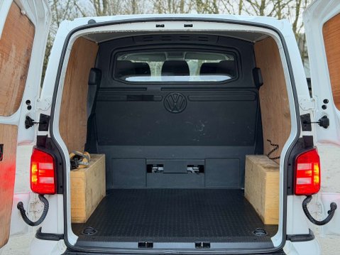 Volkswagen Transporter 2.0 Transporter T32 Highline TDI BlueMotion Technology 13