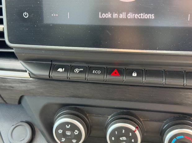 Renault Trafic LWB L2H1 Low Roof Sport LI30 Air Con Sensors EURO 6 37