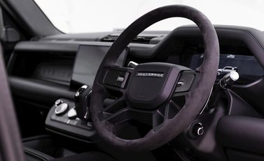Land Rover Defender 110 V8 9