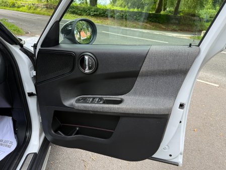 Mini Countryman COOPER 32