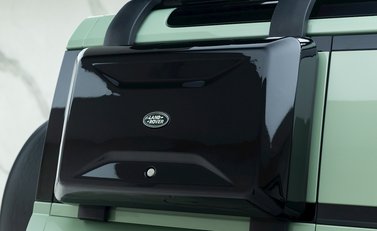 Land Rover Defender 110 75th Anniversary P400e 29