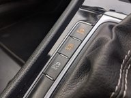 Volkswagen Golf R TSI 4MOTION DSG 30